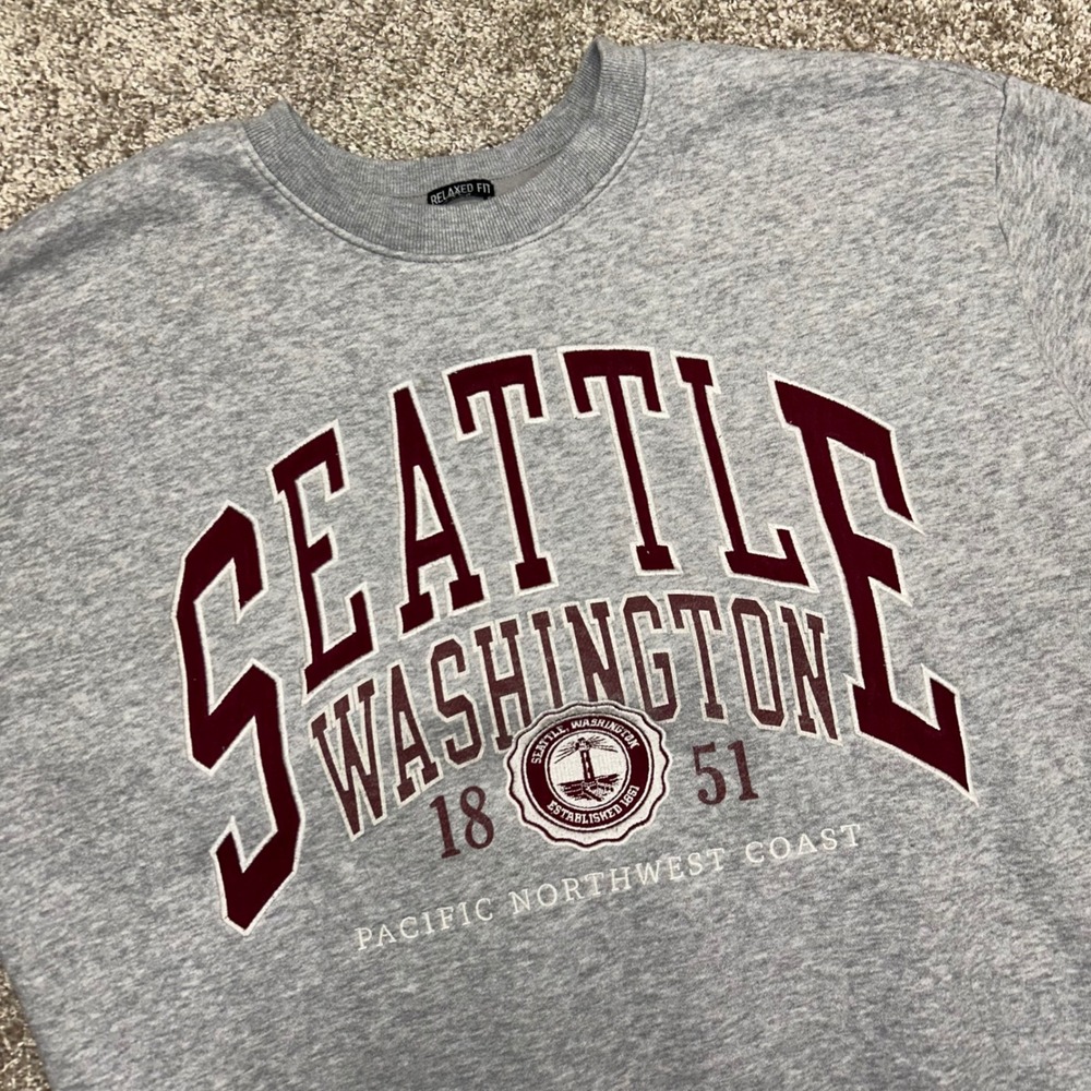 Hollister Seattle Washington Crewneck Sweatshirt Relaxed Men Size Large Grunge